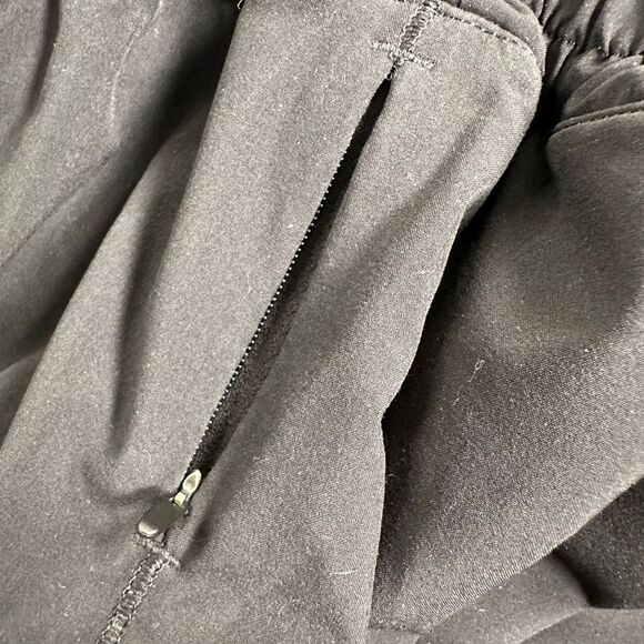 EUC Lululemon Women's Hotty Hot Black Athletic Shorts 4” Inseam - Size 10 - Picture 9 of 11